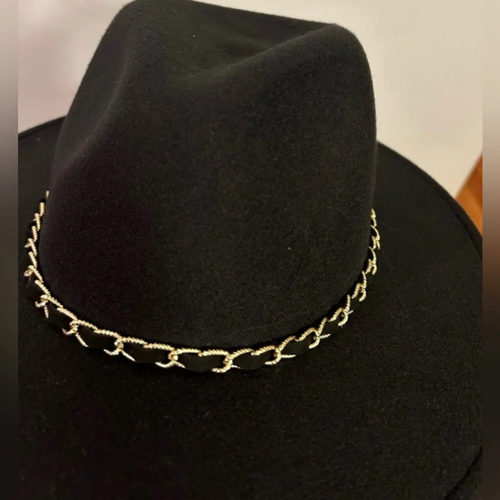 Four Buttons by San Diego Hat Company | Black Fedora Hat with golden chain NWT